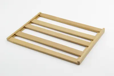 Estante de madera (abajo)